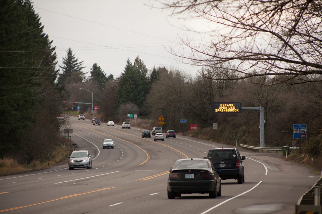 A VMS on OR-99W southbound just outside Newberg announcing the bypass' opening.