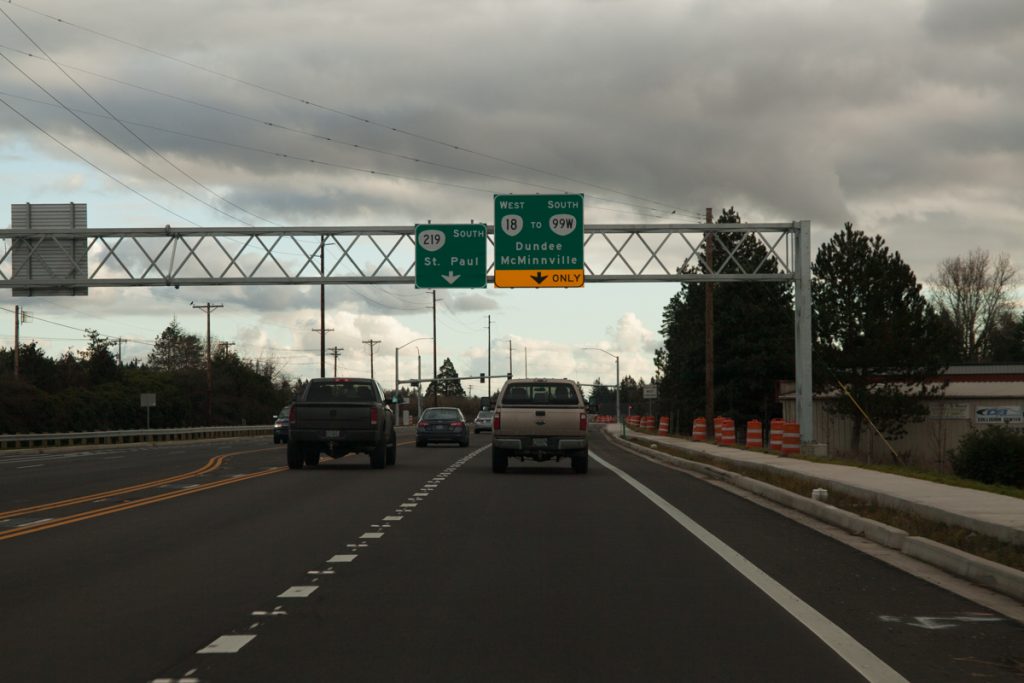 Another overhead gantry on OR-219 south for the upcoming turn onto the bypass proper.